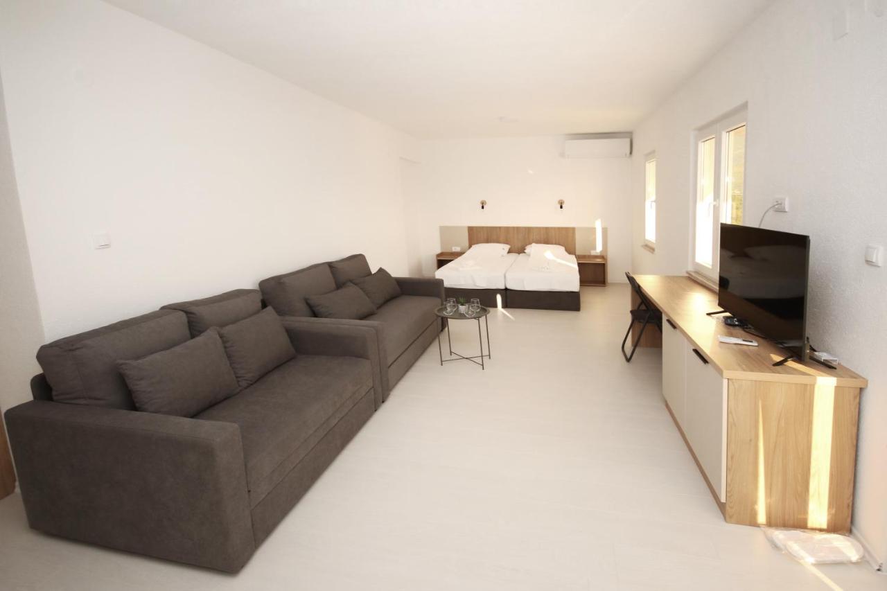 Nacional Motel Требине Екстериор снимка