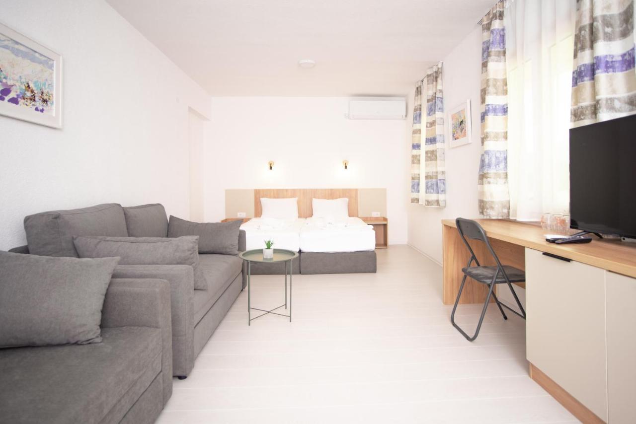 Nacional Motel Требине Екстериор снимка