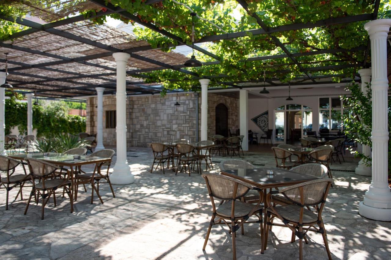 Nacional Motel Требине Екстериор снимка