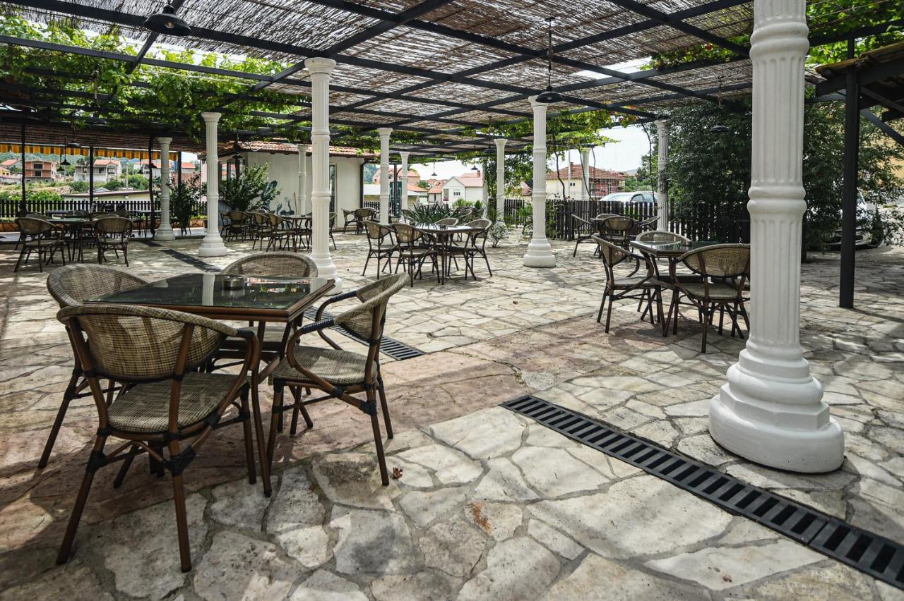Nacional Motel Требине Екстериор снимка